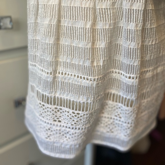 Anthropologie Maeve Ladder Lace Eyelet Tank Blouse.  Size 2 - Picture 6 of 7